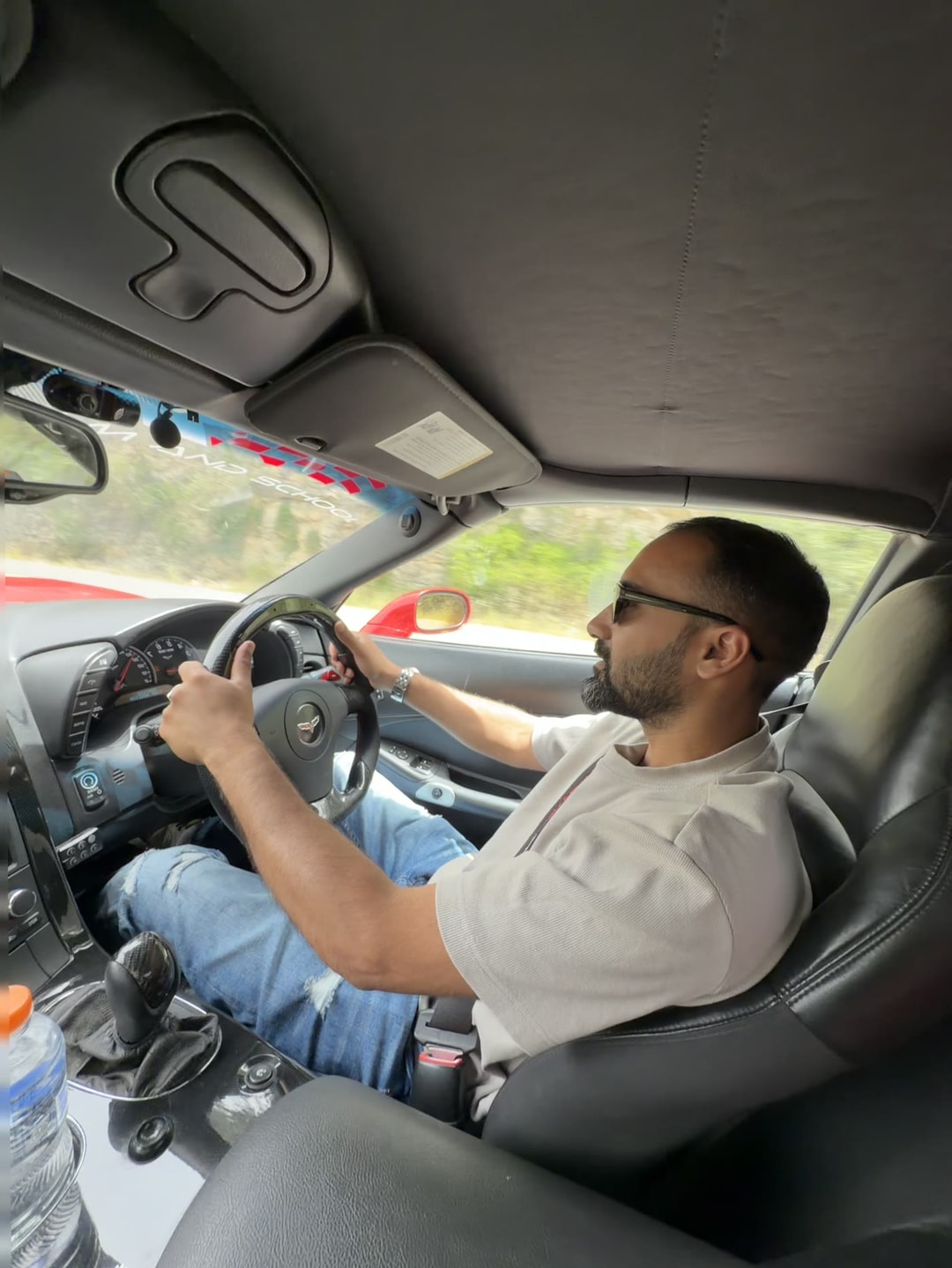 זוג לקוחות של EXR Racing - מתנה ליום נישואין