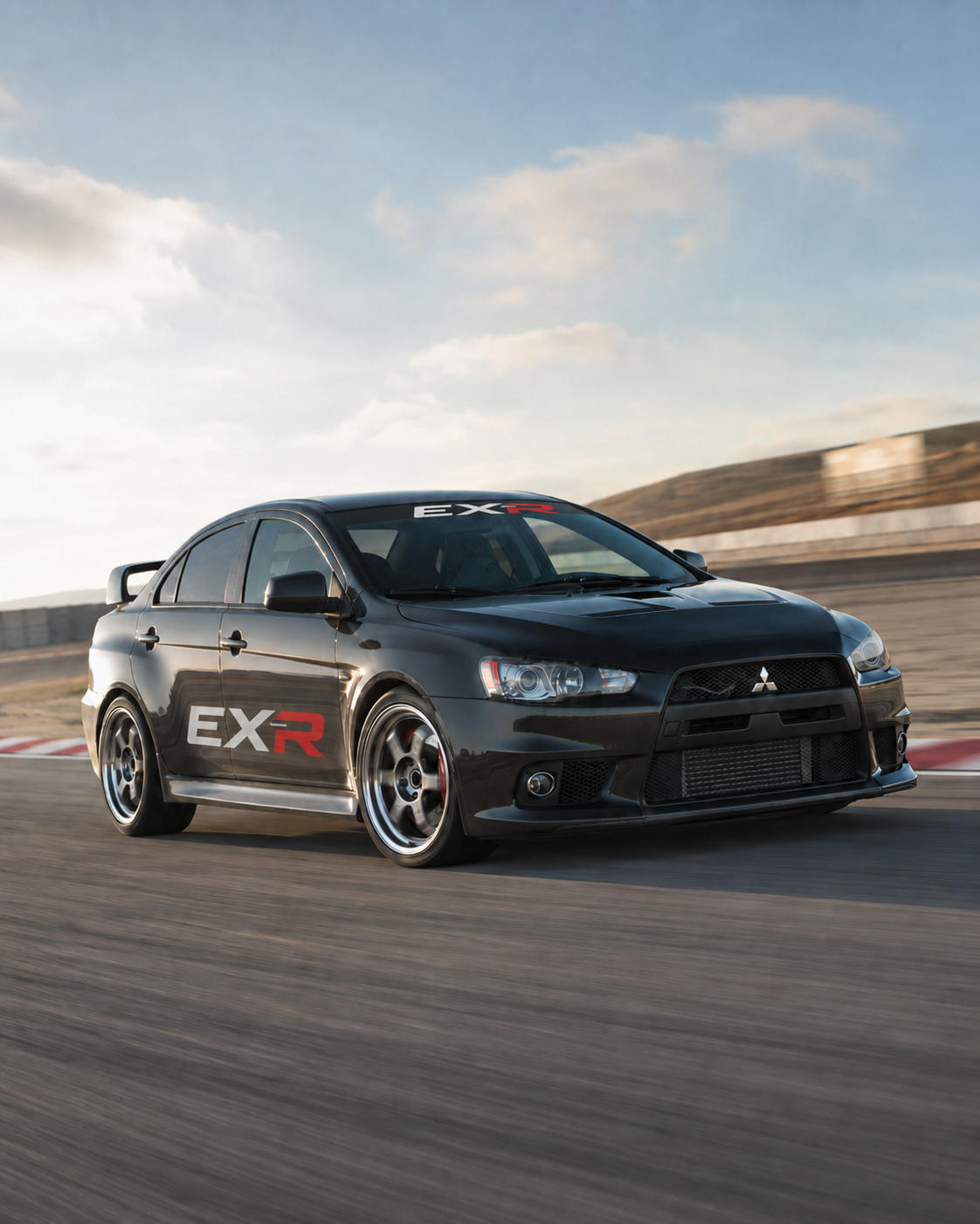 ميتسوبيشي EVO X — سيارة رالي رياضية تيربو بدفع رباعي وناقل يدوي
